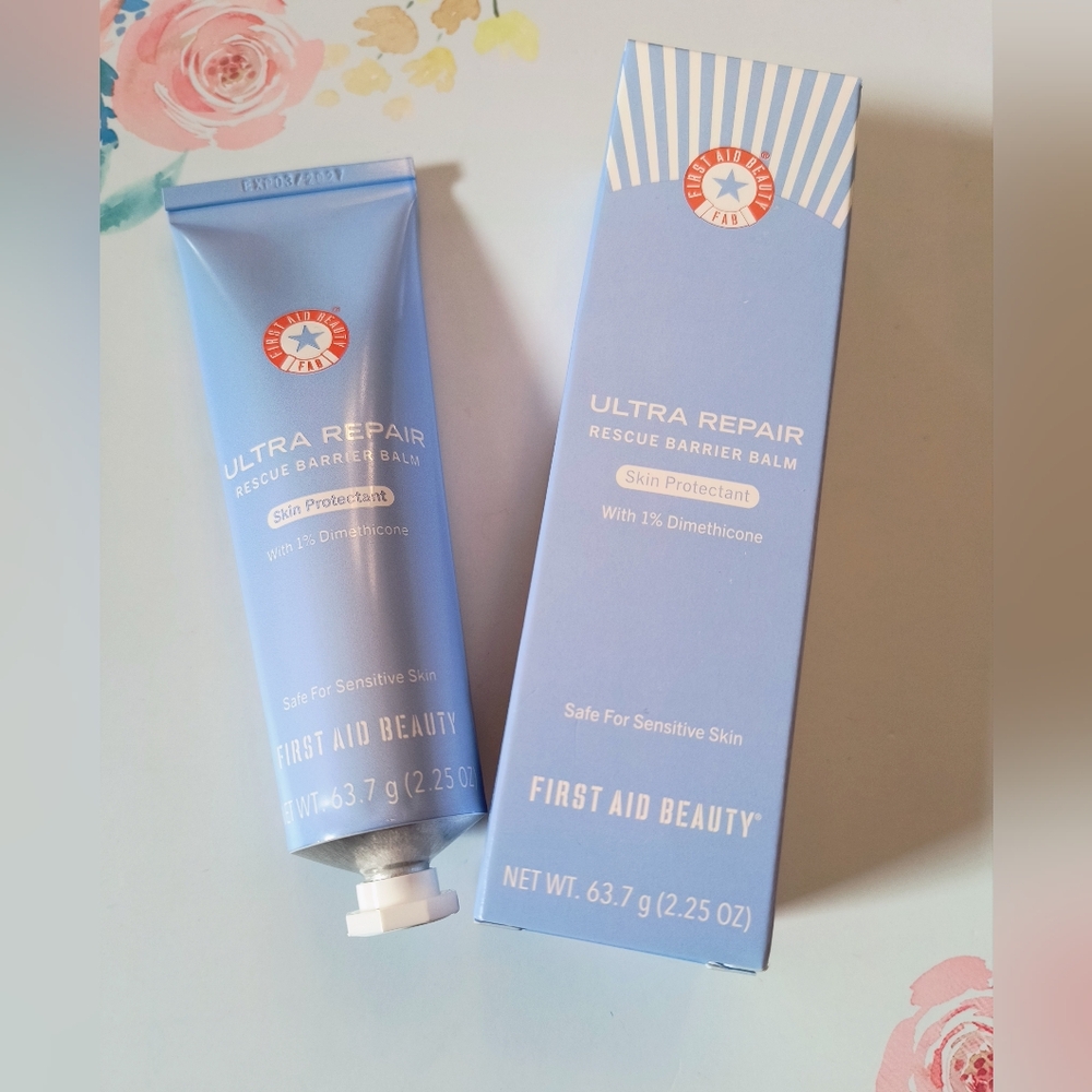 First Aid Beauty Ultra Repair Barrier Rescue Balm Skin Protectant 1% Dimethicone
